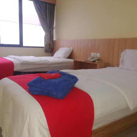 Hotel Mayang Sari 1 Jambi Kültér fotó
