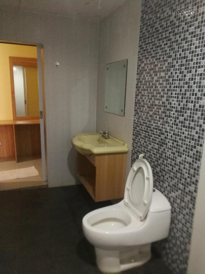 Hotel Mayang Sari 1 Jambi Kültér fotó