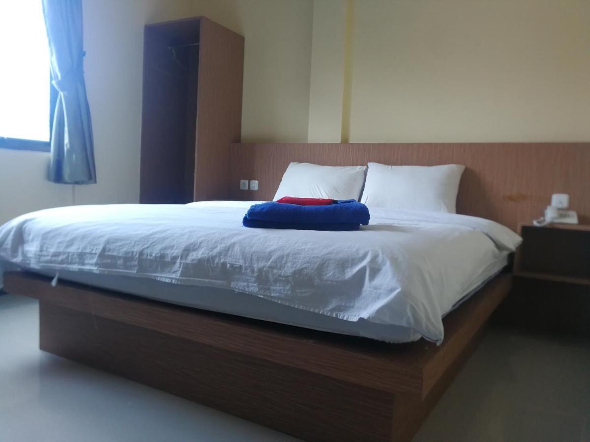 Hotel Mayang Sari 1 Jambi Kültér fotó